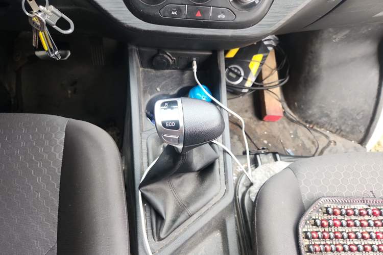 Used CHANGAN KAICHENG Ruixing EM80 2024 Comfort-Style 6-Seater 41.86 kWh Gear Lever