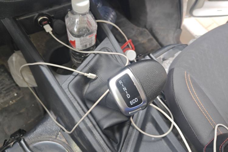 Used CHANGAN KAICHENG Ruixing EM80 2024 Comfort-Style 6-Seater 41.86 kWh Gear Lever