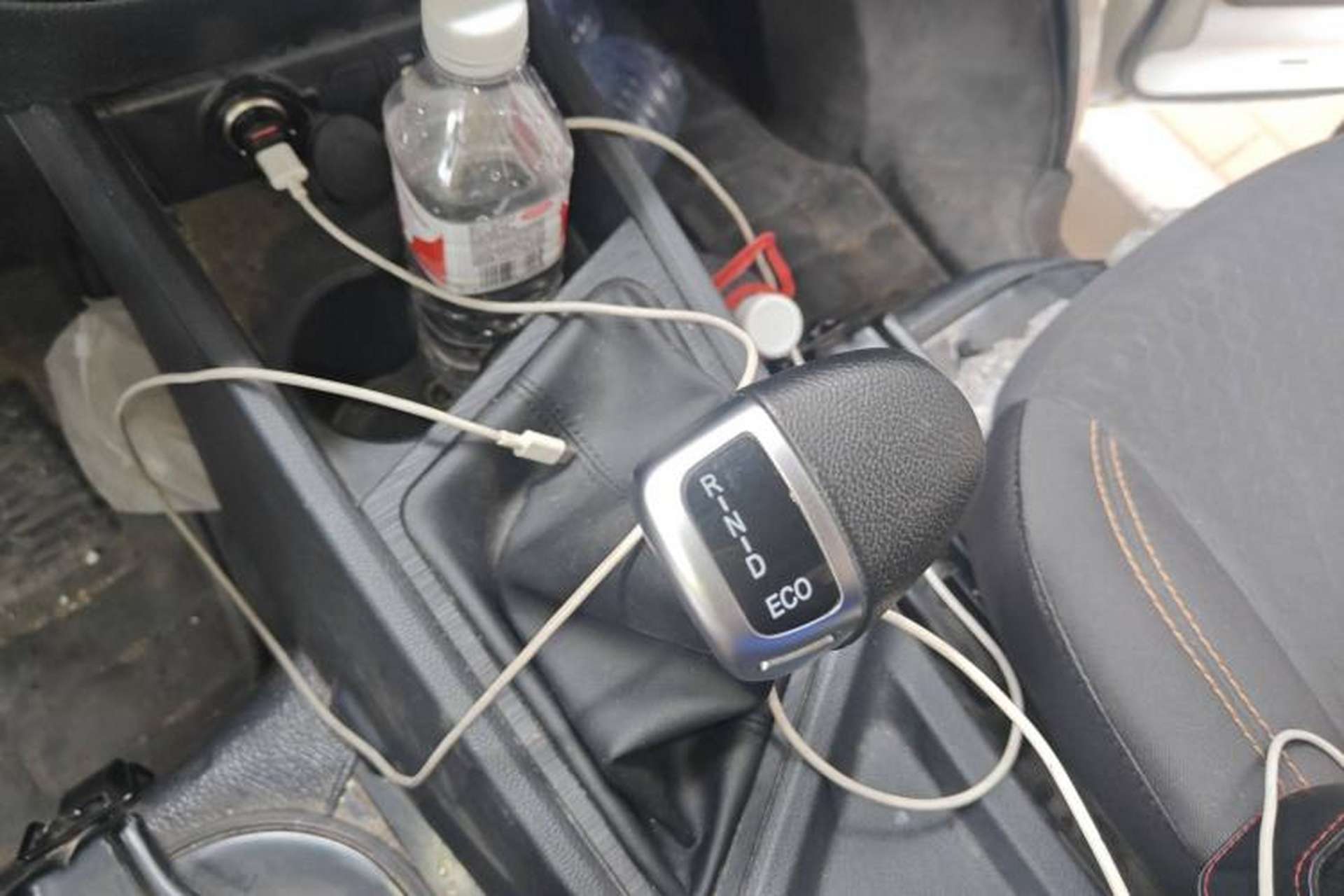 Used CHANGAN KAICHENG Ruixing EM80 2024 Comfort-Style 6-Seater 41.86 kWh Gear Lever