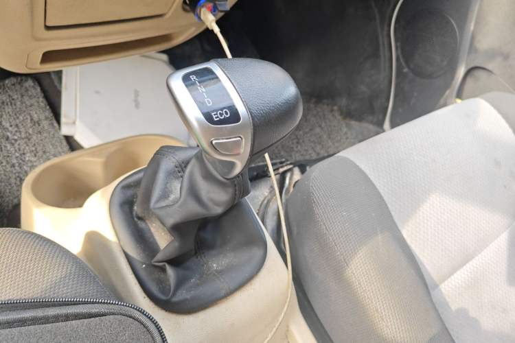 Used CHANGAN KAICHENG Ruixing EM80 2024 Liftback Standard Version 2 Seats 41.86 kWh Gear Lever