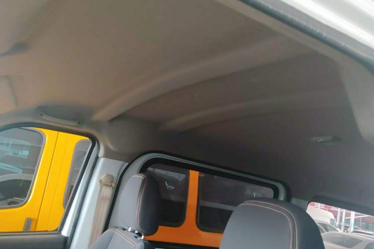 Used CHANGAN KAICHENG Ruixing EM80 2024 Comfort-Style 6-Seater 41.86 kWh Headliner