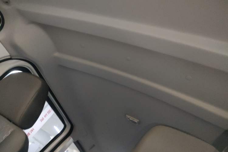 Used CHANGAN KAICHENG Ruixing EM80 2024 Liftback Comfort Version 6 Seats 41.86 kWh Headliner