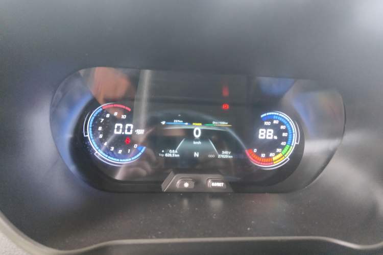 Used CHANGAN KAICHENG Ruixing EM80 2024 Comfort-Style 6-Seater 41.86 kWh Instrument Cluster