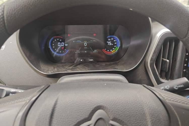 Used CHANGAN KAICHENG Ruixing EM80 2024 Comfort-Style 6-Seater 41.86 kWh Instrument Cluster