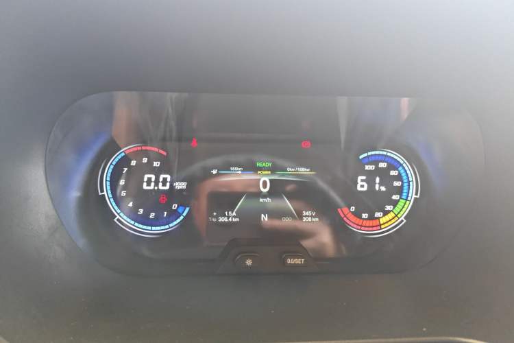 Used CHANGAN KAICHENG Ruixing EM80 2024 Comfort-Style 6-Seater 41.86 kWh Instrument Cluster
