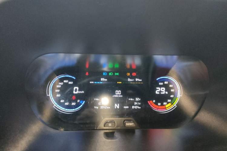 Used CHANGAN KAICHENG Ruixing EM80 2024 Liftback Comfort Version 6 Seats 41.86 kWh Instrument Cluster