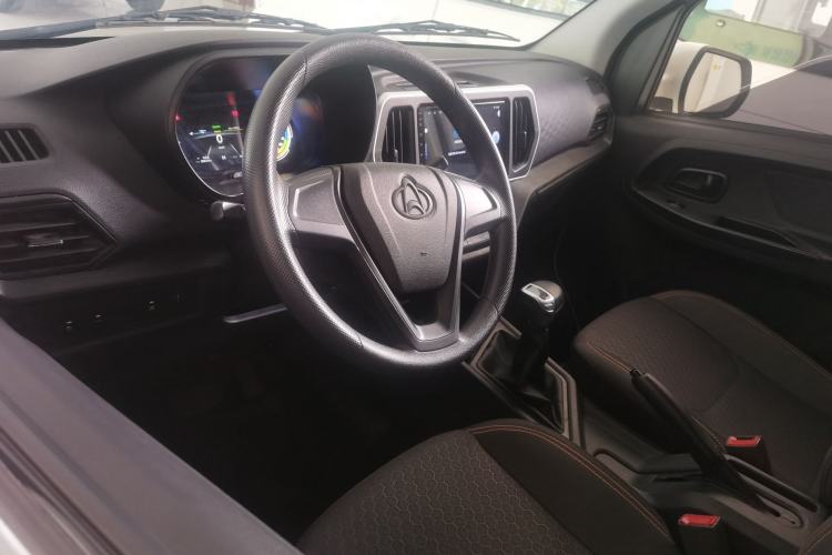 Used CHANGAN KAICHENG Ruixing EM80 2024 Comfort-Style 6-Seater 41.86 kWh Interior 2