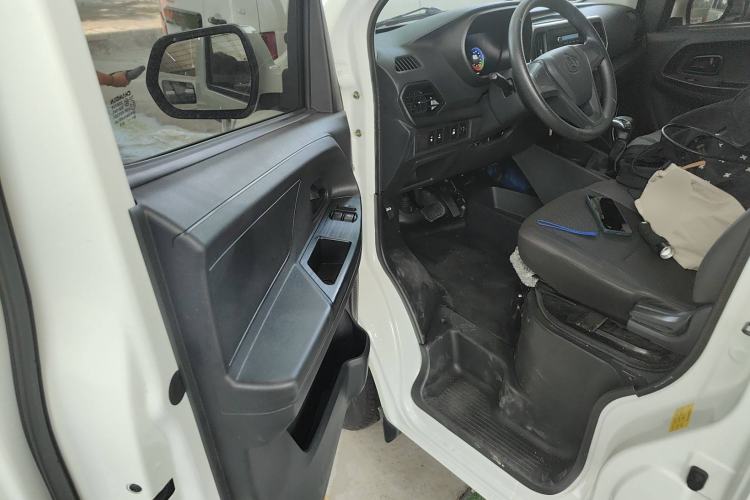 Used CHANGAN KAICHENG Ruixing EM80 2024 Comfort-Style 6-Seater 41.86 kWh Interior 3