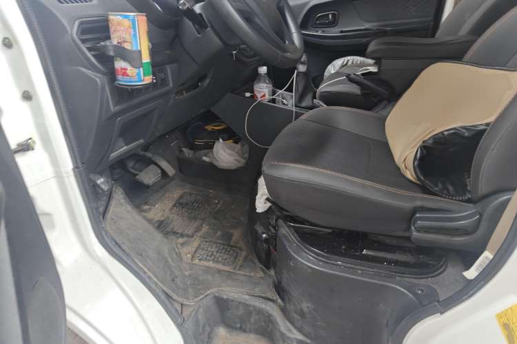 Used CHANGAN KAICHENG Ruixing EM80 2024 Comfort-Style 6-Seater 41.86 kWh Interior 3
