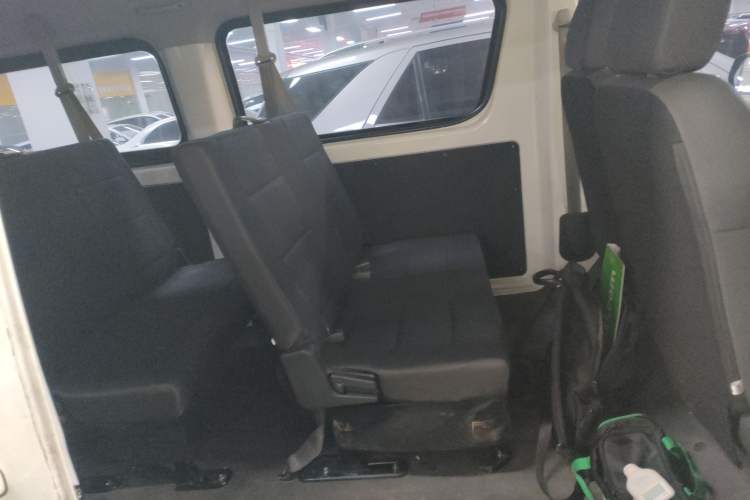 Used CHANGAN KAICHENG Ruixing EM80 2024 Liftback Comfort Version 6 Seats 41.86 kWh Interior 4