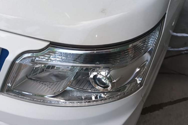 Used CHANGAN KAICHENG Ruixing EM80 2024 Liftback Comfort Version 6 Seats 41.86 kWh Left Front Headlight