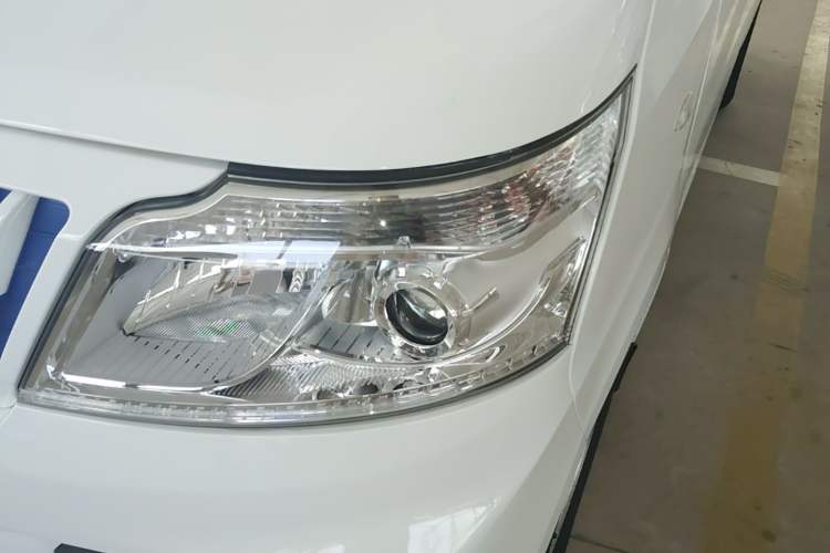 Used CHANGAN KAICHENG Ruixing EM80 2024 Comfort-Style 6-Seater 41.86 kWh Left Front Headlight