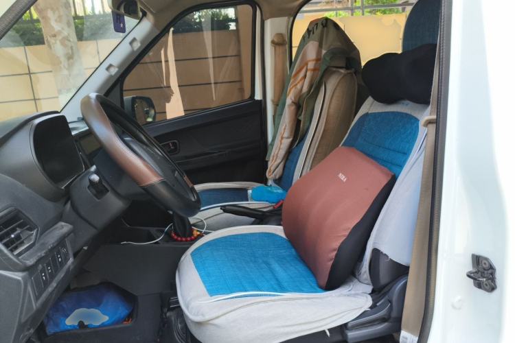 Used CHANGAN KAICHENG Ruixing EM80 2024 Comfort-Style 6-Seater 41.86 kWh Left Front Seat