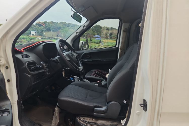 Used CHANGAN KAICHENG Ruixing EM80 2024 Comfort-Style 6-Seater 41.86 kWh Left Front Seat