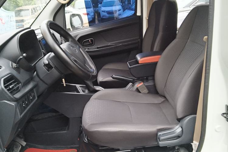 Used CHANGAN KAICHENG Ruixing EM80 2024 Comfort-Style 6-Seater 41.86 kWh Left Front Seat