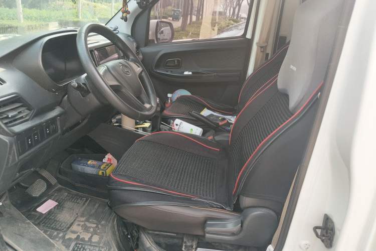 Used CHANGAN KAICHENG Ruixing EM80 2024 Comfort-Style 6-Seater 41.86 kWh Left Front Seat