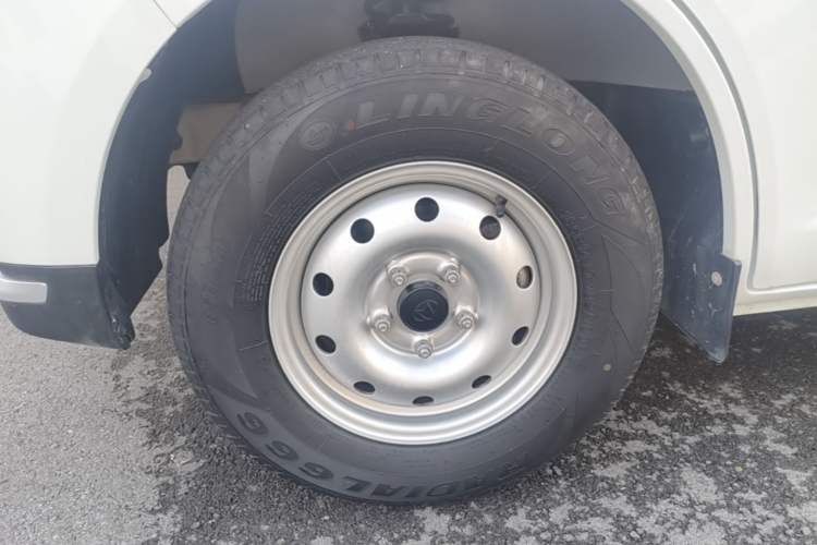 Used CHANGAN KAICHENG Ruixing EM80 2024 Standard Edition 2 Seats 41.86 kWh Left Front Wheel Hub