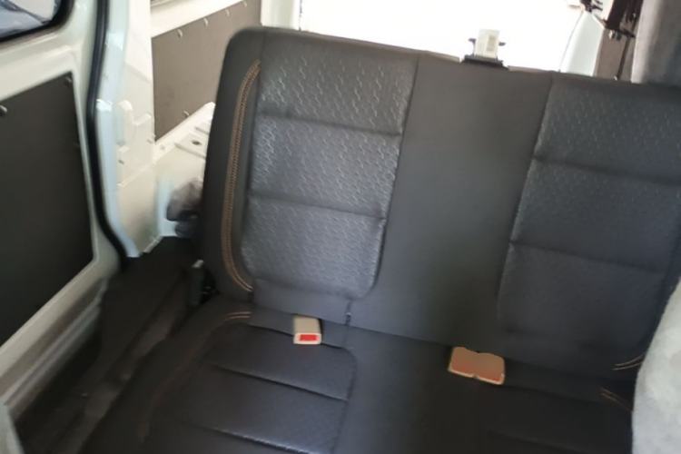 Used CHANGAN KAICHENG Ruixing EM80 2024 Liftback Comfort Version 6 Seats 41.86 kWh Left Rear Seat