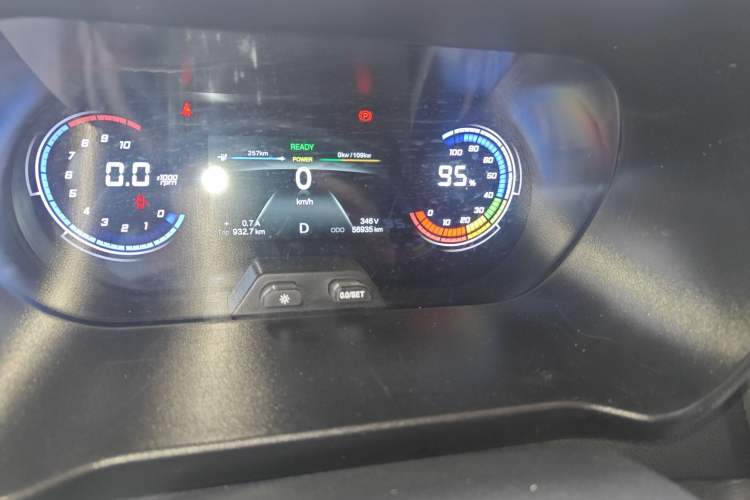 Used CHANGAN KAICHENG Ruixing EM80 2024 Comfort-Style 6-Seater 41.86 kWh Odometer Close Up