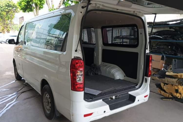 Used CHANGAN KAICHENG Ruixing EM80 2024 Liftback Comfort Version 6 Seats 41.86 kWh Rear Left 45 Deg