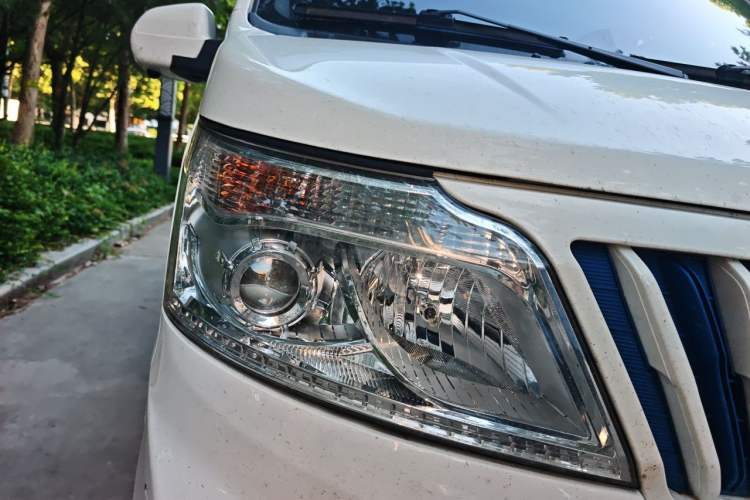 Used CHANGAN KAICHENG Ruixing EM80 2024 Comfort-Style 6-Seater 41.86 kWh Right Front Headlight