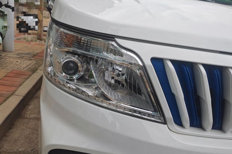 Used CHANGAN KAICHENG Ruixing EM80 2024 Comfort-Style 6-Seater 41.86 kWh Right Front Headlight