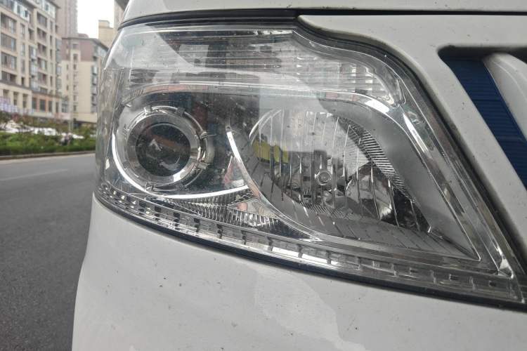 Used CHANGAN KAICHENG Ruixing EM80 2024 Comfort-Style 6-Seater 41.86 kWh Right Front Headlight