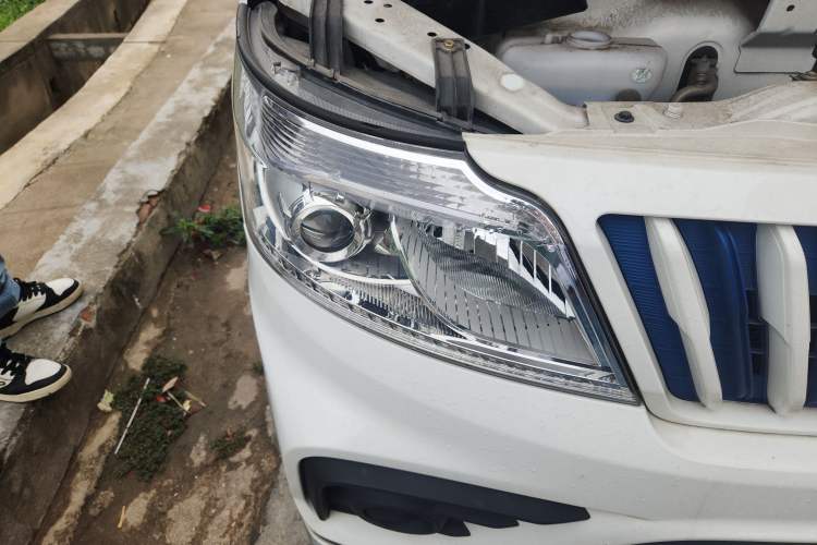 Used CHANGAN KAICHENG Ruixing EM80 2024 Comfort-Style 6-Seater 41.86 kWh Right Front Headlight