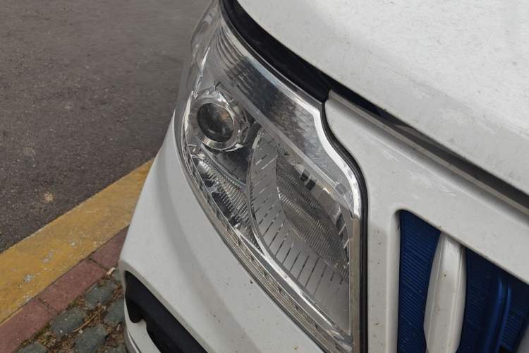 Used CHANGAN KAICHENG Ruixing EM80 2024 Comfort-Style 6-Seater 41.86 kWh Right Front Headlight