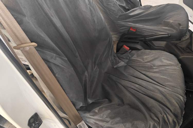 Used CHANGAN KAICHENG Ruixing EM80 2024 Comfort-Style 6-Seater 41.86 kWh Right Front Seat