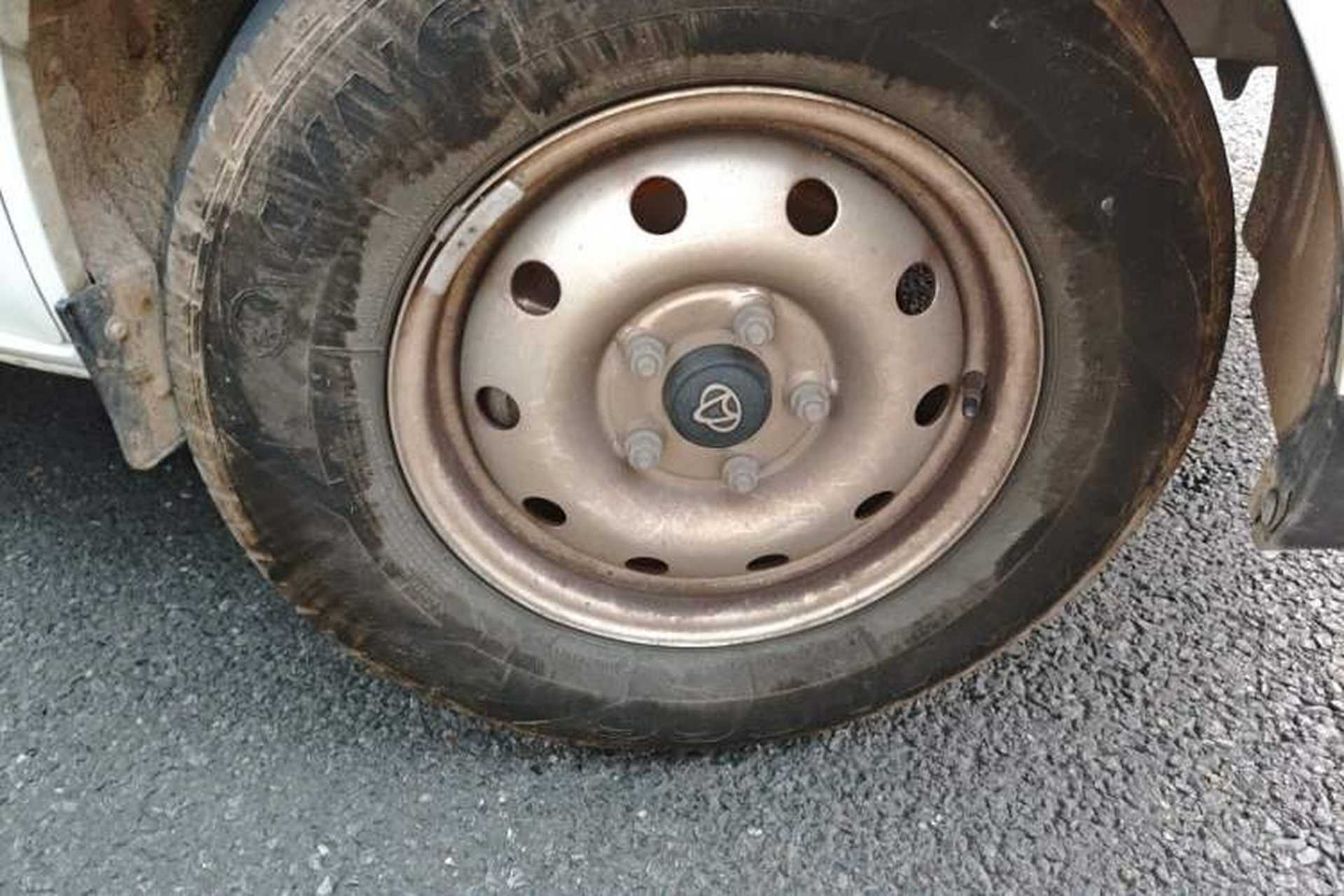 Used CHANGAN KAICHENG Ruixing EM80 2024 Comfort-Style 6-Seater 41.86 kWh Right Front Wheel Hub