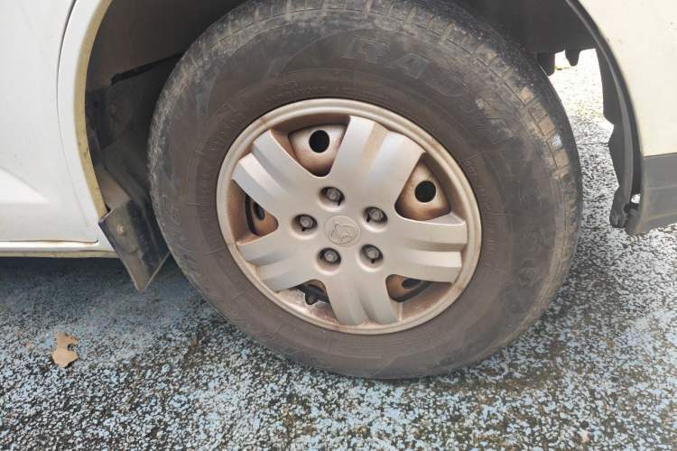 Used CHANGAN KAICHENG Ruixing EM80 2024 Liftback Standard Version 2 Seats 41.86 kWh Right Front Wheel Hub