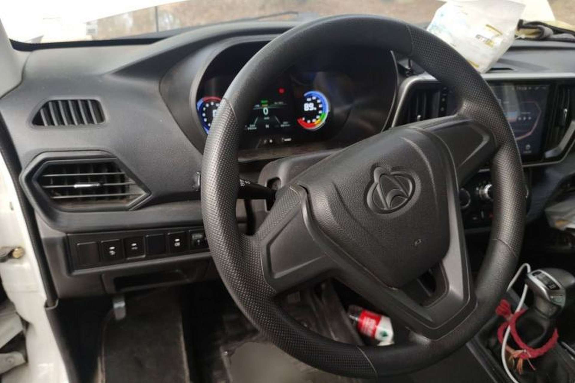 Used CHANGAN KAICHENG Ruixing EM80 2024 Comfort-Style 6-Seater 41.86 kWh Steering Wheel