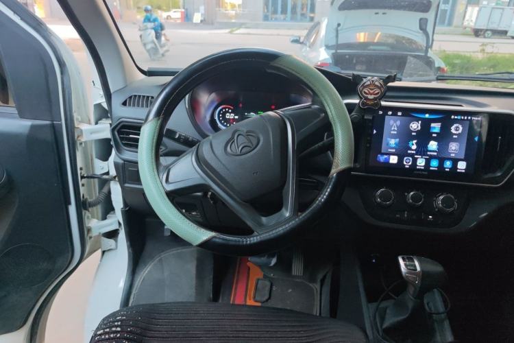 Used CHANGAN KAICHENG Ruixing EM80 2024 Comfort-Style 6-Seater 41.86 kWh Steering Wheel