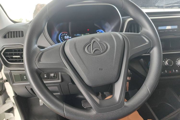Used CHANGAN KAICHENG Ruixing EM80 2024 Comfort-Style 6-Seater 41.86 kWh Steering Wheel