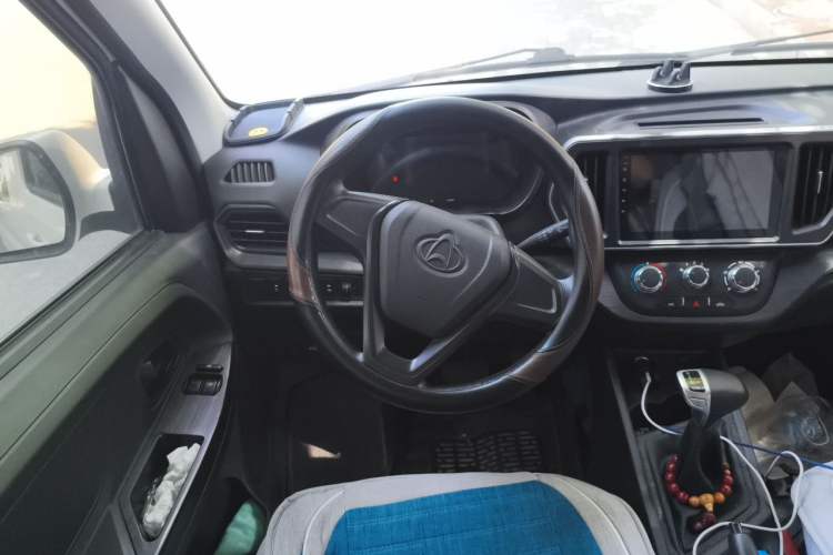 Used CHANGAN KAICHENG Ruixing EM80 2024 Comfort-Style 6-Seater 41.86 kWh Steering Wheel