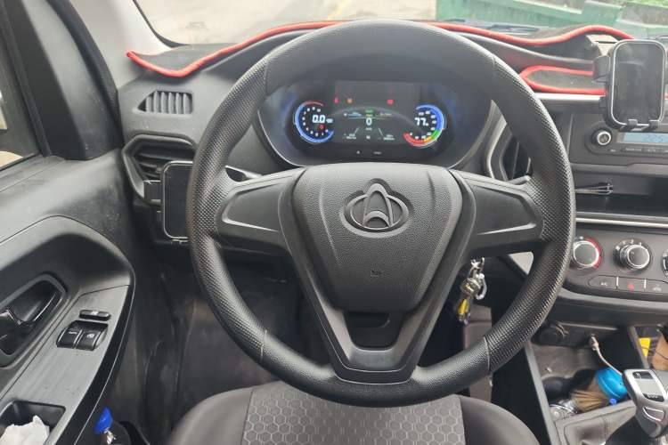 Used CHANGAN KAICHENG Ruixing EM80 2024 Comfort-Style 6-Seater 41.86 kWh Steering Wheel