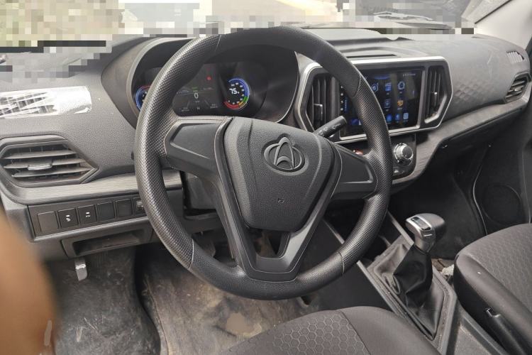 Used CHANGAN KAICHENG Ruixing EM80 2024 Comfort-Style 6-Seater 41.86 kWh Steering Wheel
