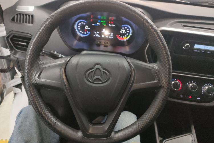 Used CHANGAN KAICHENG Ruixing EM80 2024 Liftback Comfort Version 6 Seats 41.86 kWh Steering Wheel