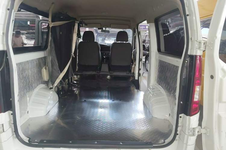 Used CHANGAN KAICHENG Ruixing EM80 2024 Comfort-Style 6-Seater 41.86 kWh Trunk