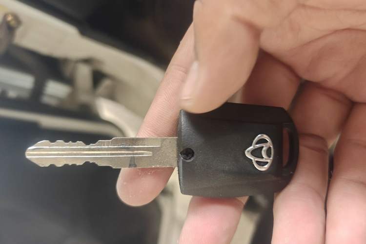 Used CHANGAN KAICHENG Ruixing EM80 2024 Comfort-Style 6-Seater 41.86 kWh Vehicle Key