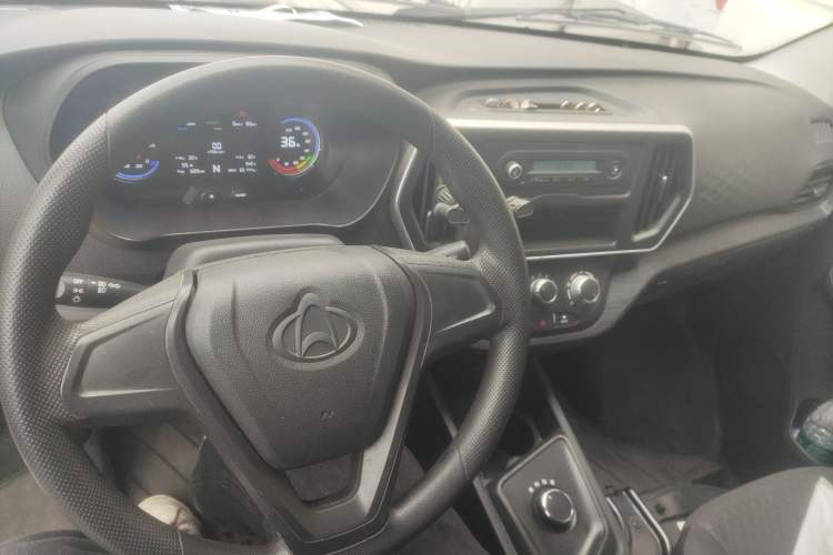 Used CHANGAN KAICHENG Ruixing EM80 2025 Passenger Version Comfort Edition 6-Seater 300 km Dual-Swing Doors Center Console