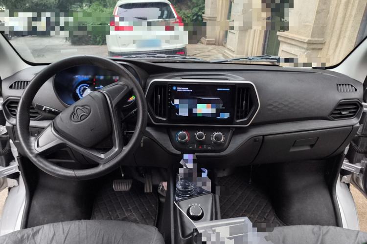 Used CHANGAN KAICHENG Ruixing EM80 2025 Passenger Version Comfort Model 6 Seats 300 km Liftback Door Center Console