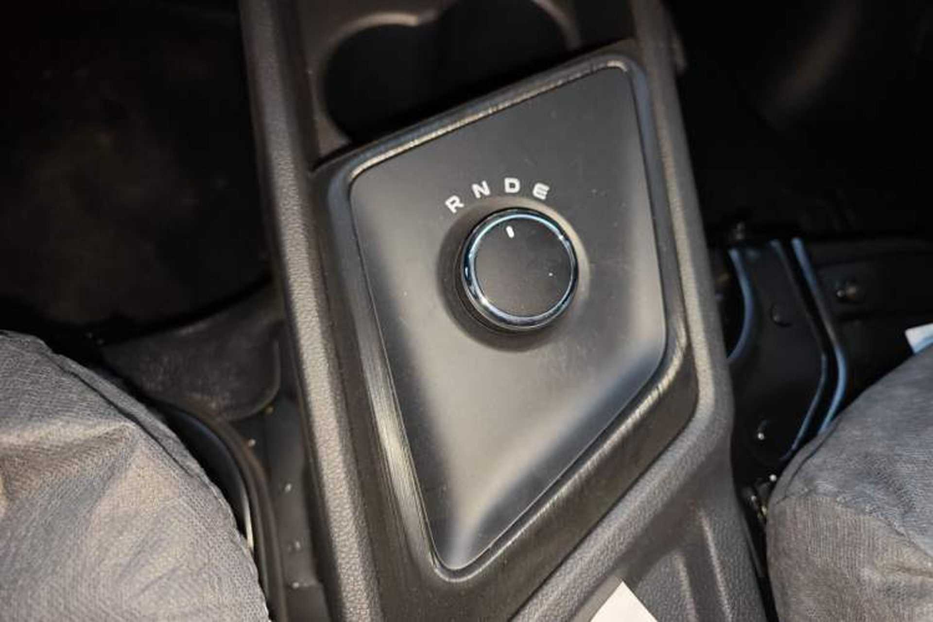 Used CHANGAN KAICHENG Ruixing EM80 2025 Passenger Version Comfort Model 6 Seats 260 km Twin-Door Design 60 kW Gear Lever
