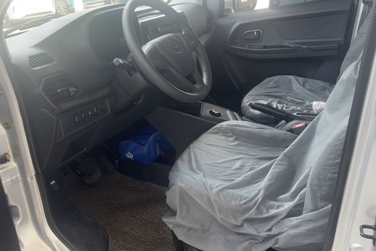 Used CHANGAN KAICHENG Ruixing EM80 2025 Passenger Version Comfort Edition 6-Seater 300 km Dual-Swing Doors Left Front Seat
