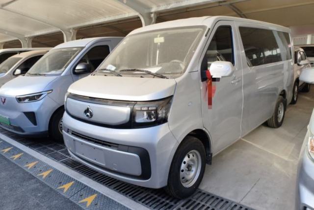 Used CHANGAN KAICHENG Ruixing EM80 2025 Passenger Version Comfort Model 6 Seats 260 km Twin-Door Design 60 kW