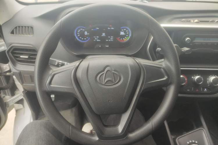 Used CHANGAN KAICHENG Ruixing EM80 2025 Passenger Version Comfort Edition 6-Seater 300 km Dual-Swing Doors Steering Wheel