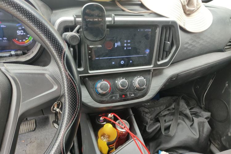 Used CHANGAN KAICHENG Ruixing EM80 2025 Passenger Version Comfort Edition 6-Seater 300 km Dual-Swing Doors Audio And AC Panel