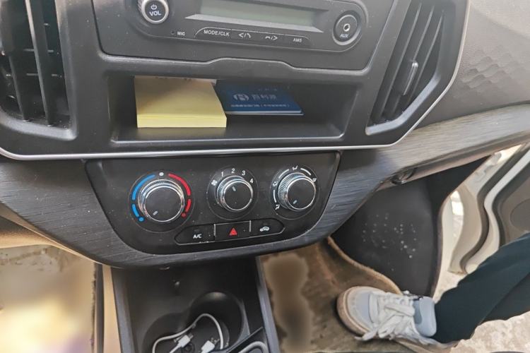Used CHANGAN KAICHENG Ruixing EM80 2025 Cargo Version Standard 2-Seater 300 km Side-Hinged Doors Audio And AC Panel