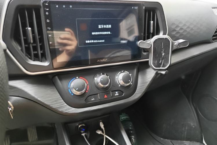 Used CHANGAN KAICHENG Ruixing EM80 2025 Passenger Version Comfort Edition 6-Seater 300 km Dual-Swing Doors Audio And AC Panel